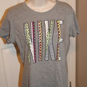 Super cute gray Nike T-shirt